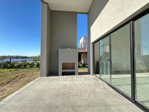 Casa Venta 5 Ambientes A La Laguna En Barrio San Matías Area 5 Escobar Lote De 974,75 M2