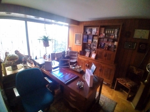 Solida Casa De Dos Pisos En Miraflores Bajo