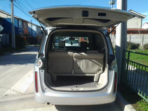 Mazda Biante Con Su Documentación Al Día Puertas Traseras
