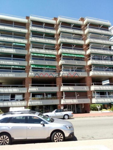 Imagen 20 de 24 de Edificio Varadero. Puerto Puerto Punta Del Este, 4 Dormitorios 3 Baños Y Toilette. Estufa A Leña.