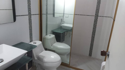 Imagen 25 de 28 de Casa De Esquina En Venta En Urbanización El Bosque Con Vigil