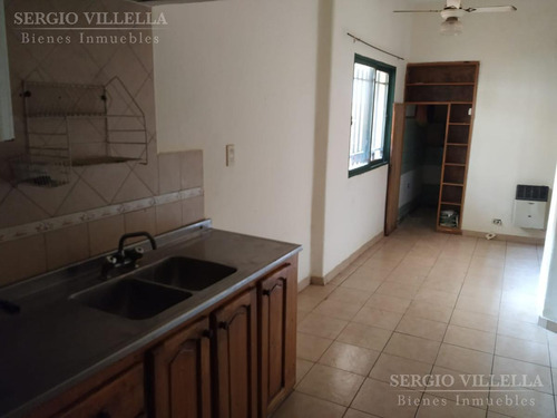 Imagen 6 de 20 de Departamento De Pasillo De Dos Dormitorios En Venta En Rosario.