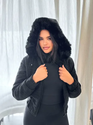 Casaco Jaqueta Feminina Frio Capuz Removível Pelinho Brilho