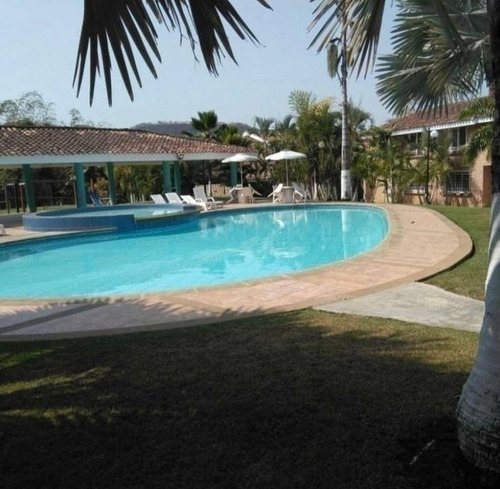 Imagen 9 de 10 de Katherine Castillo Vende Town House Los Aleros Guataparo