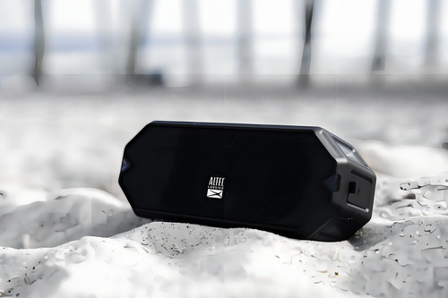 Altec Lansing - Altavoz Bluetooth Inalámbrico Hydrajolt, Altavoces Portátiles Impermeables Con Cargador De Teléfono Integrado Y Luces, A Prueba De Todo Al Aire Última Intervensión, A Prueba De Golpes