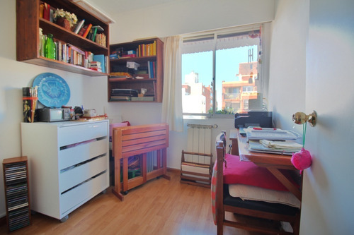 Imagen 7 de 10 de Oportunidad !! Apto. En Punta Carretas, 2 D / 1b, Piso Alto Con Terraza. Bajos Gastos