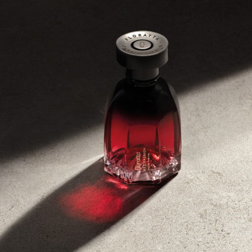 Casal Perfumado Com O Kit Exclusivo Malbec Tradicional Mais Floratta Red Passion Eau De Parfum Boticário Promoção