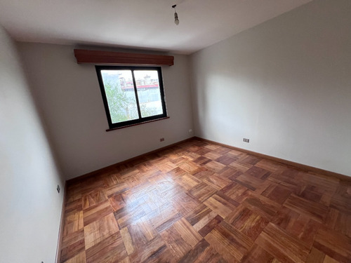 Depto Antiguo Remodelado Sin Gasto Común, A Pasos De Todo