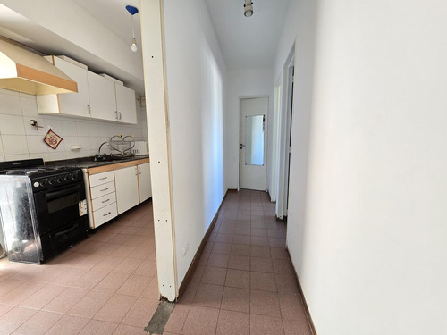 Departamento Venta De Tres Ambientes Con Balcón Al Frente - Apto Crédito