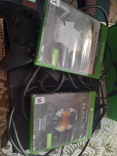 Xbox One 500 Gb - Con Halo Tmcc Y Halo 5 Negro (Usado)