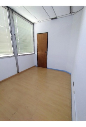 Cc - Alquilo Cubículo De Oficina En El Centro Financiero Latino, Avenida Urdaneta