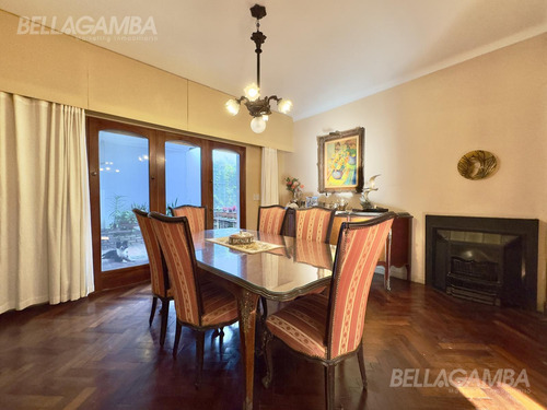 Casa Venta En Vicente López 7 Ambientes Jardín