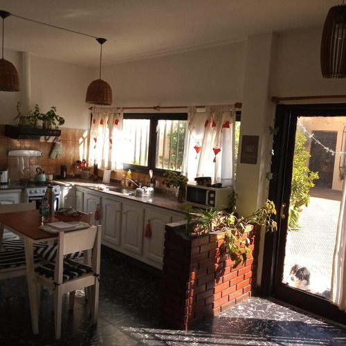 Americana Lote Propio - 50 Mts De Vergara - Con Renta
