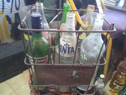 Cajón Metalico Con Botellas Muy Antiguo