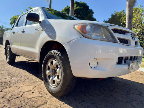 Toyota Hilux 2.5 Cab. Dupla 4x4 4p