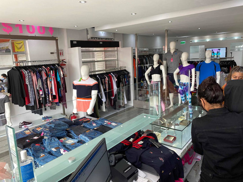 Imagen 2 de 9 de Local Comercial Plaza Pabellón Esmeralda 58 M2