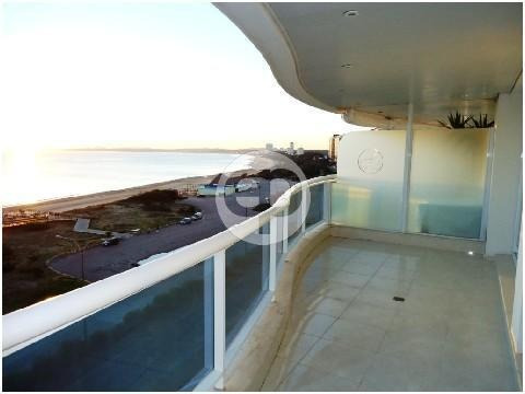 Frente Al Mar