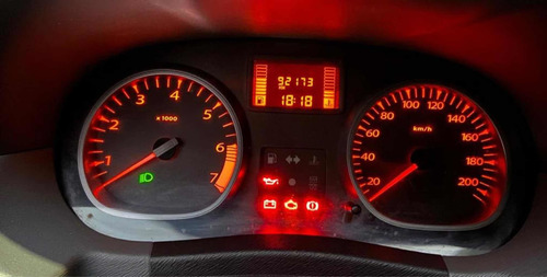 Imagen 10 de 11 de Renault Duster 1.6 4x2 Confort 110cv 2013