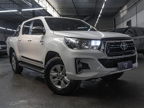 Toyota Hilux 2.7 Sr Cab. Dupla 4x2 Flex Aut. 4p