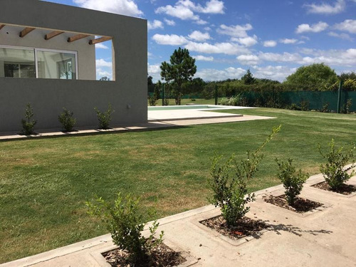 Imagen 3 de 30 de Casa En Venta De Una Planta 3 Dormitorios Quincho Y Pileta Cañuelas Country Golf
