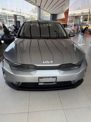 Kia K3 1.6 L Sedan At