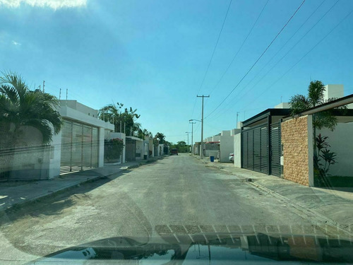 Imagen 1 de 7 de Terreno En Conkal 9.2 Has $697 M2