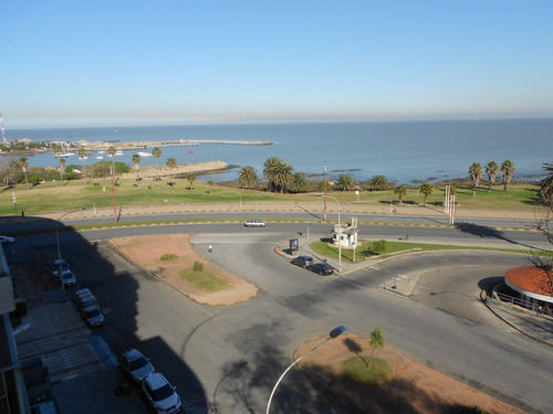 Apartamento En Punta Carretas Con Vista A Mar Y Golf 4 Dormitorios