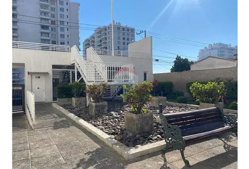 Vista Despejada A La Bahía