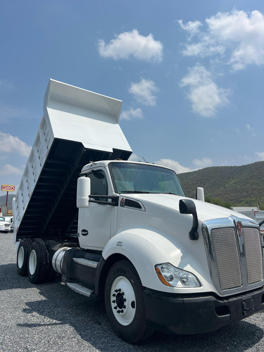 Volteo De 14 Metros Kenworth T-680 2016