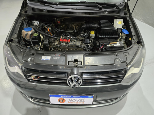 Volkswagen Suran 1.6 Highline 101cv