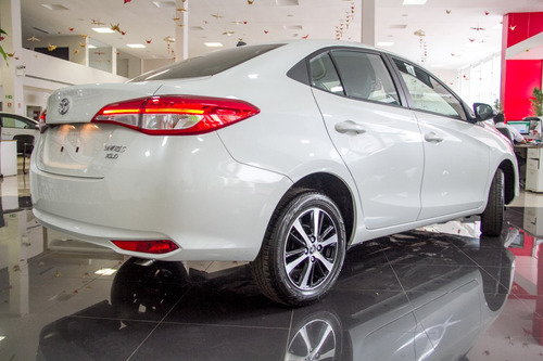 Toyota Yaris Sedan 1.5 Xls Connect Cvt (flex)
