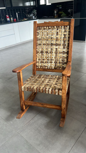 Sillon Mecedor De Algarrobo Artesanal Grande Marrón