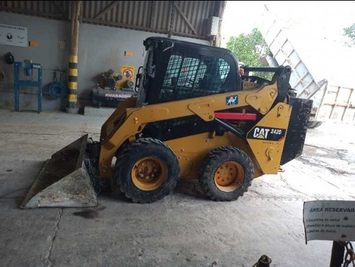 Cat 242d - Caterpillar - Ouro Verde - Semi Novos - Jorge