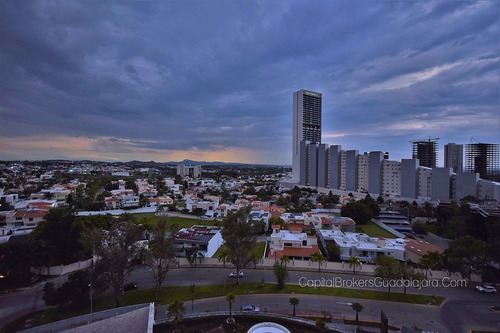 Departamento De Lujo En Venta En Torre Zsense Andares