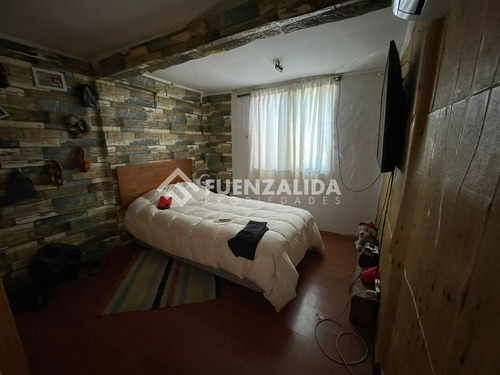 Casa En Venta De 5 Dorm. En Maipú