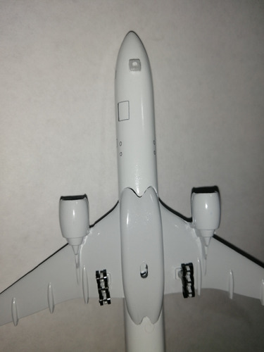 Aviónb777 Philippines Le Falta Ruedas Escala 1:350 / 18cm