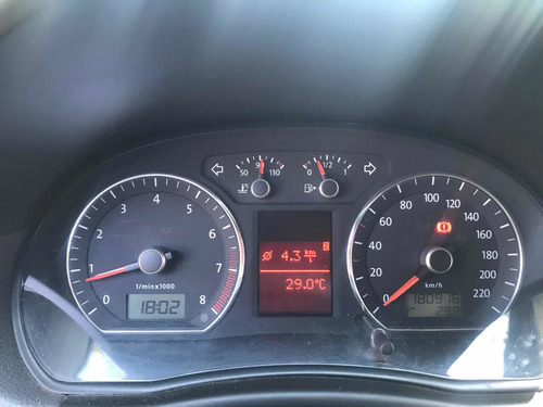 Imagem 11 de 12 de Volkswagen Polo 2014 1.6 Vht Sportline Total Flex 5p