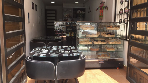 Muebles Y Equipo De Panaderia Y Punto De Venta