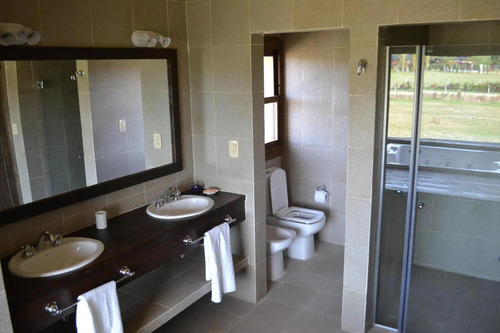 Casa En Venta - 3 Dormitorios 3 Baños - 270mts2 - San Pedro