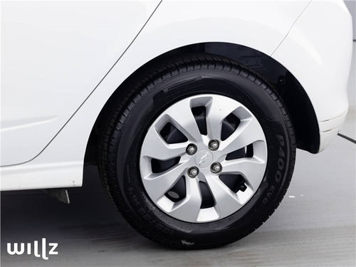 Imagem 10 de 17 de Chevrolet Onix 1.0 Mpfi Joy 8v Flex 4p Manual