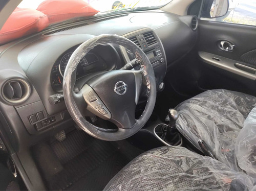 Imagem 6 de 10 de Nissan March 2015 1.0 12v Sv 5p