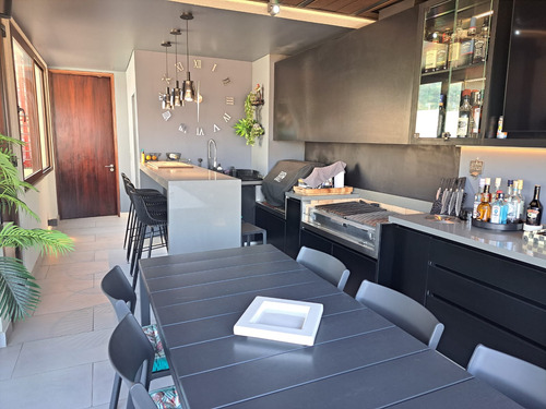 Impecable Tríplex Nor Oriente En Golf De Manquehue