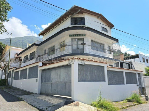 Casa Multinivel Quinta Nina En Calle Cerrada En Venta En El Marqués Avenida Calle 2 Con Trnsv.11, Horizont Caracas 