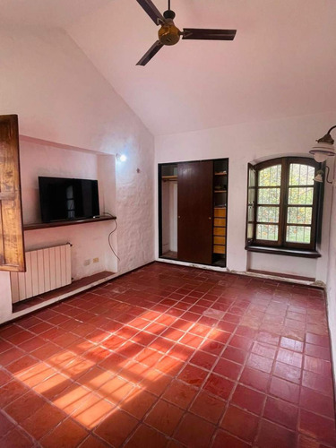 Casa En Venta - 3 Dormitorios - Con Departamento De 1 Dormitorio - Villa Allende