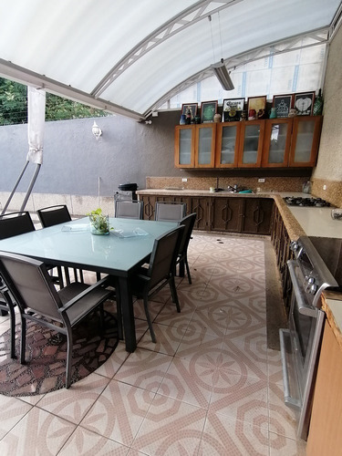 Imagen 14 de 28 de Fernando Guerrero Vende Casa-quinta De Esquina En Urb. La Viña