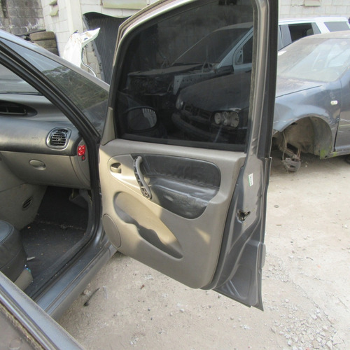 Imagem 3 de 10 de Sucata Citroen Xsara Picasso Peças 2.0 Manual