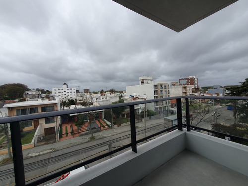 Monoambiente Al Frente Con Terraza En Malvin