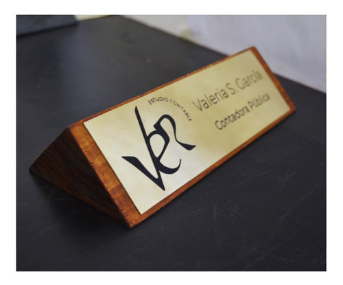 Imagen 6 de 7 de Placa Para Escritorio Mesa Estudio Logo Recepción Grabada.