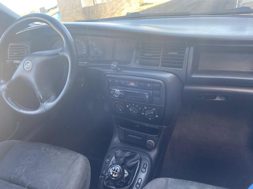 Chevrolet Vectra 2.2 Milenium 4p