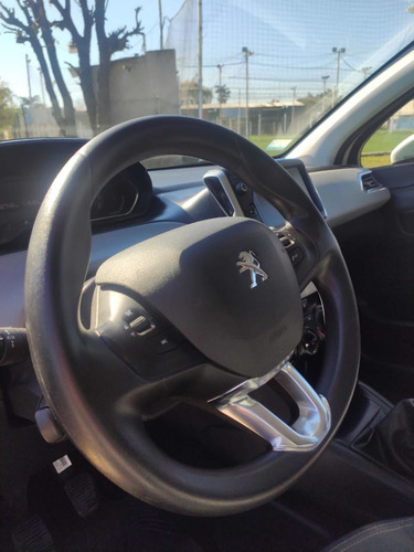 Peugeot 208 1.5 Allure Touchscreen 2016